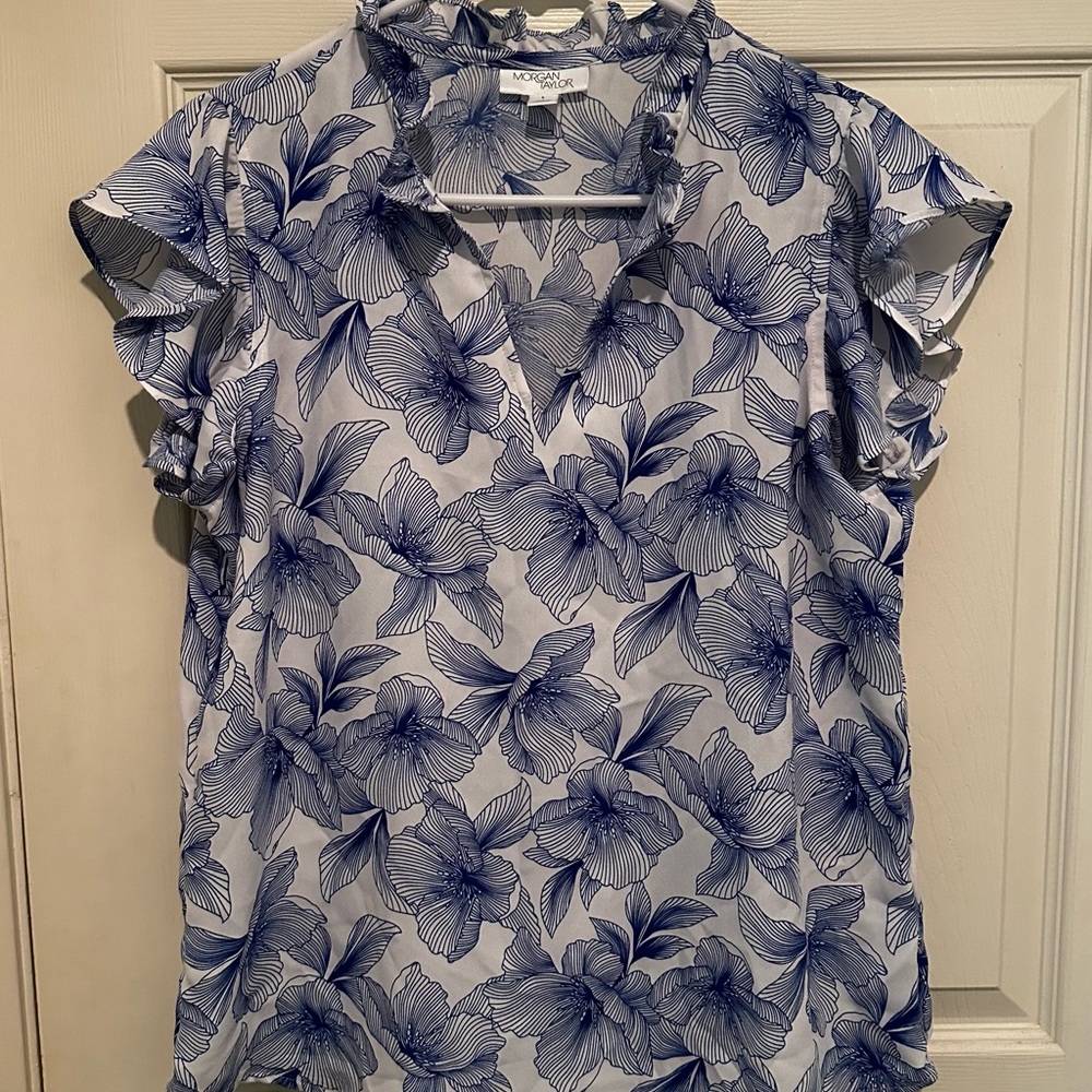 Morgan Taylor Blue Flower Top - Size Large